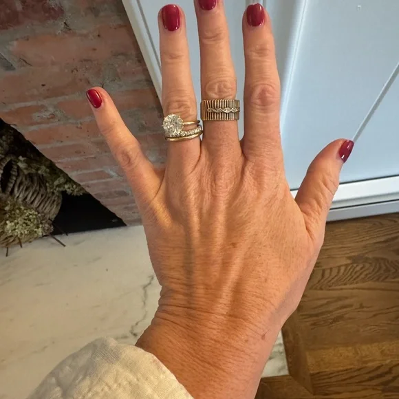 14k gold and diamond Vintage Ring - Picture 4 of 10